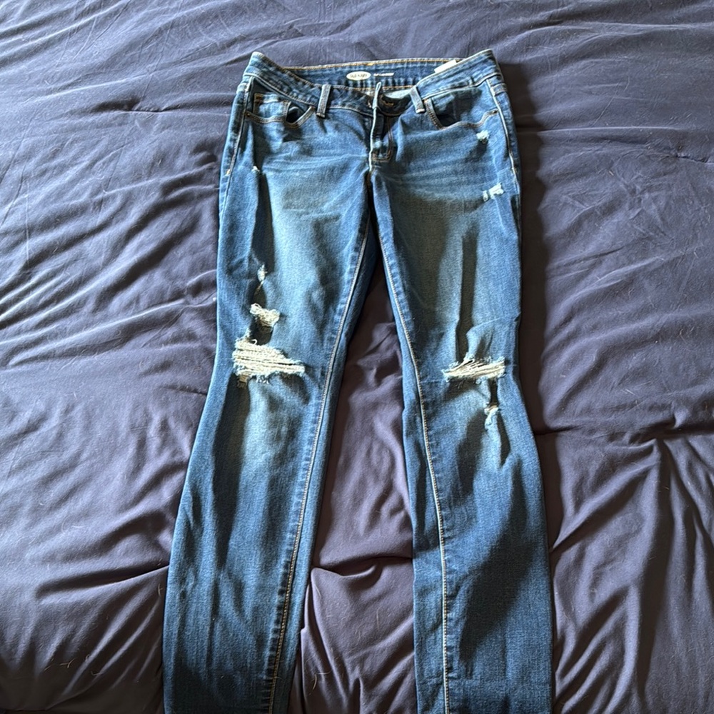 Old Navy Distressed Skinny Jeans in Blue